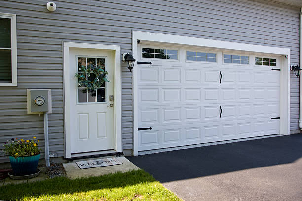 24/7 Emergency Garage Door Panel Replacement experts in Wellington, OH